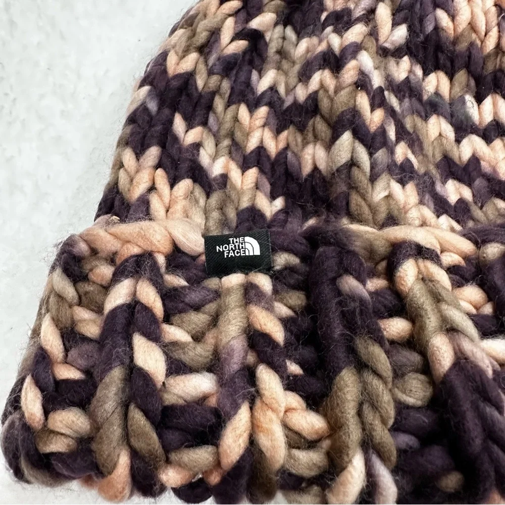 Women’s Knit North Face Hat